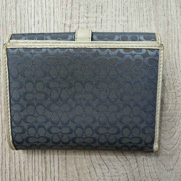 Coach Wallet - Picture 4 of 8